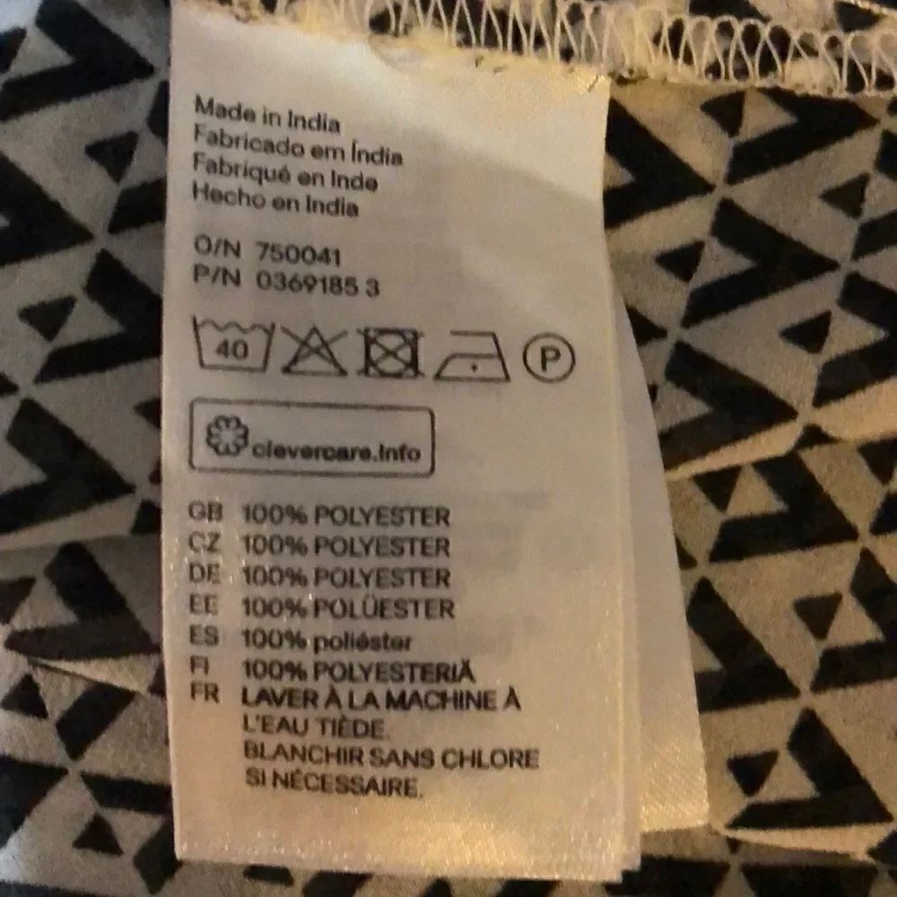 H & M Top - Picture 5 of 6